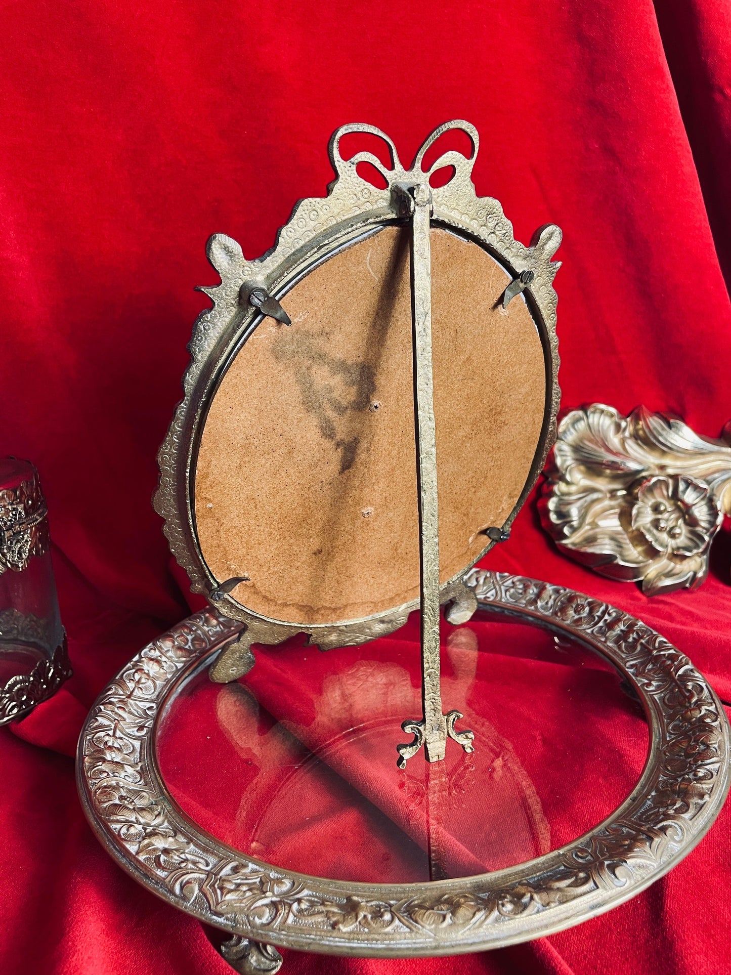 Miroir baroque ancien en bronze à motifs fleuris - Les Ateliers de Minnie Valentine