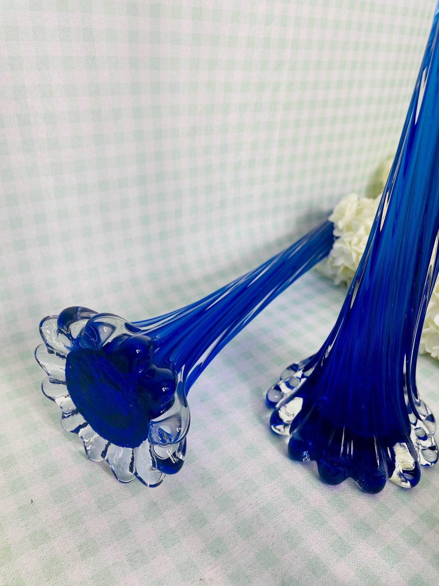 Trio de vases soliflores vintage bleus à spirales - Les Ateliers de Minnie Valentine
