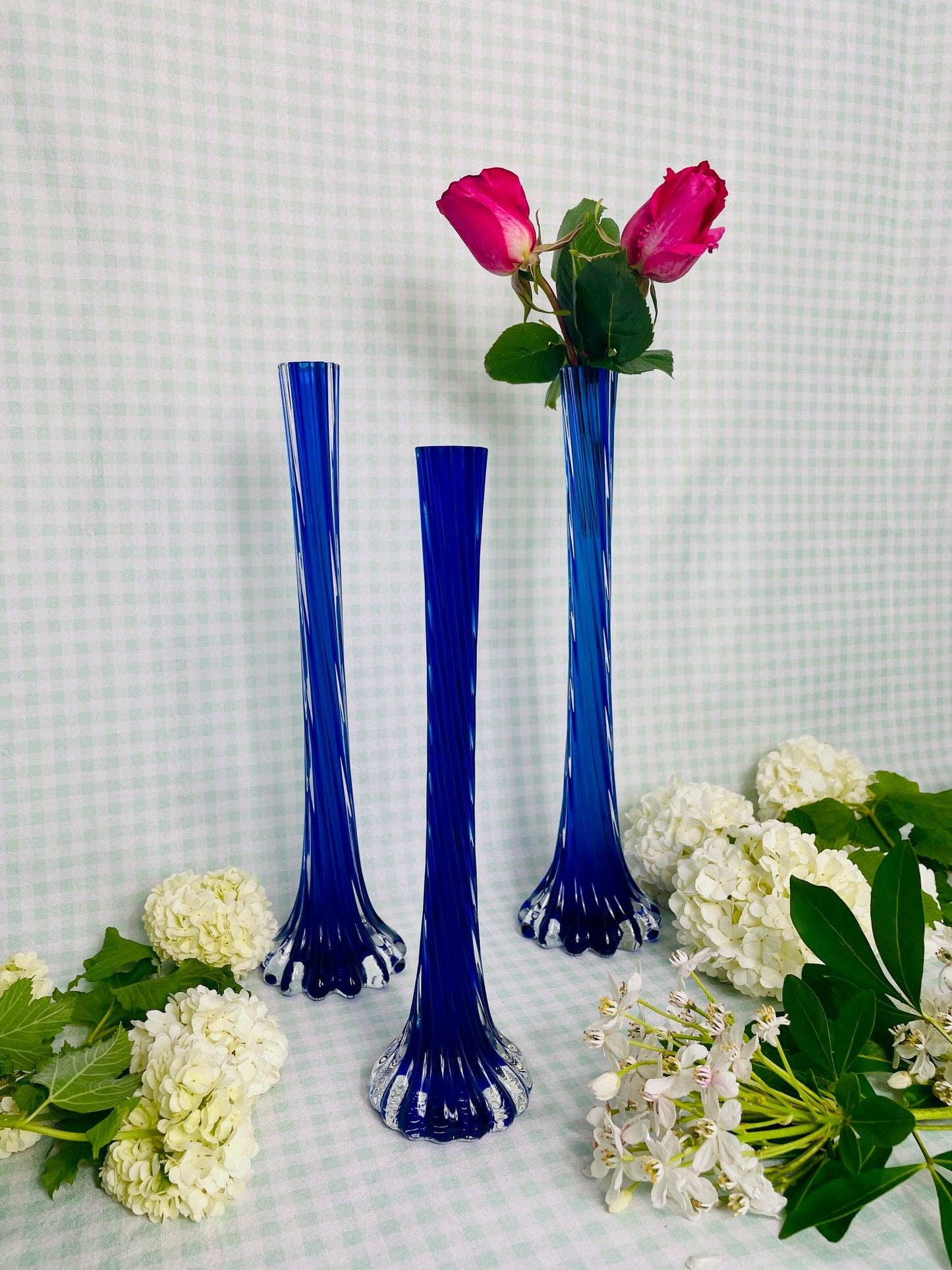 Trio de vases soliflores vintage bleus à spirales - Les Ateliers de Minnie Valentine