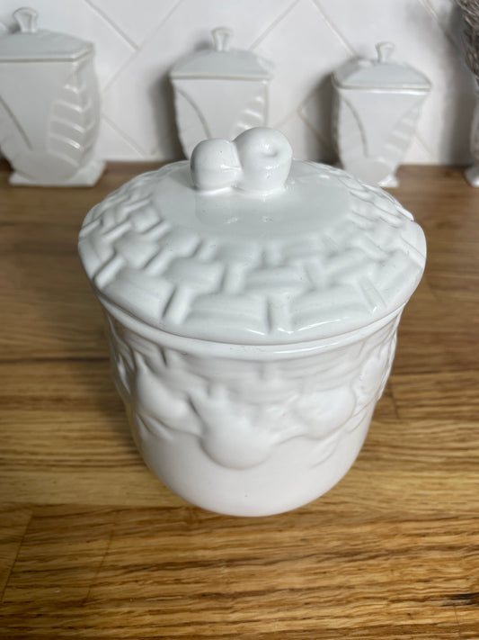 Pot à biscuits blanc en barbotine et motifs fruitiers - Les Ateliers de Minnie Valentine