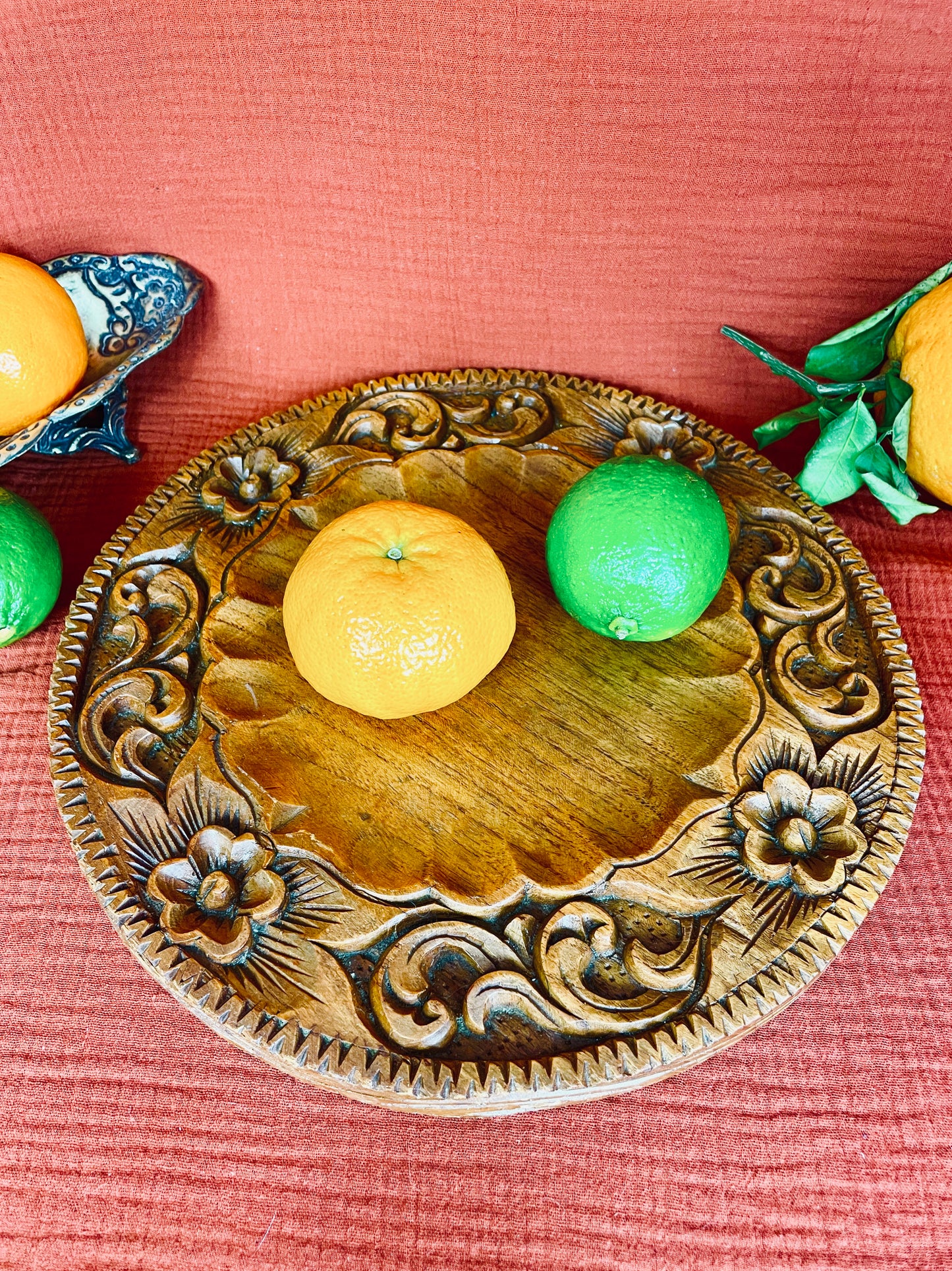 Dessous de plat en bois à fleurs