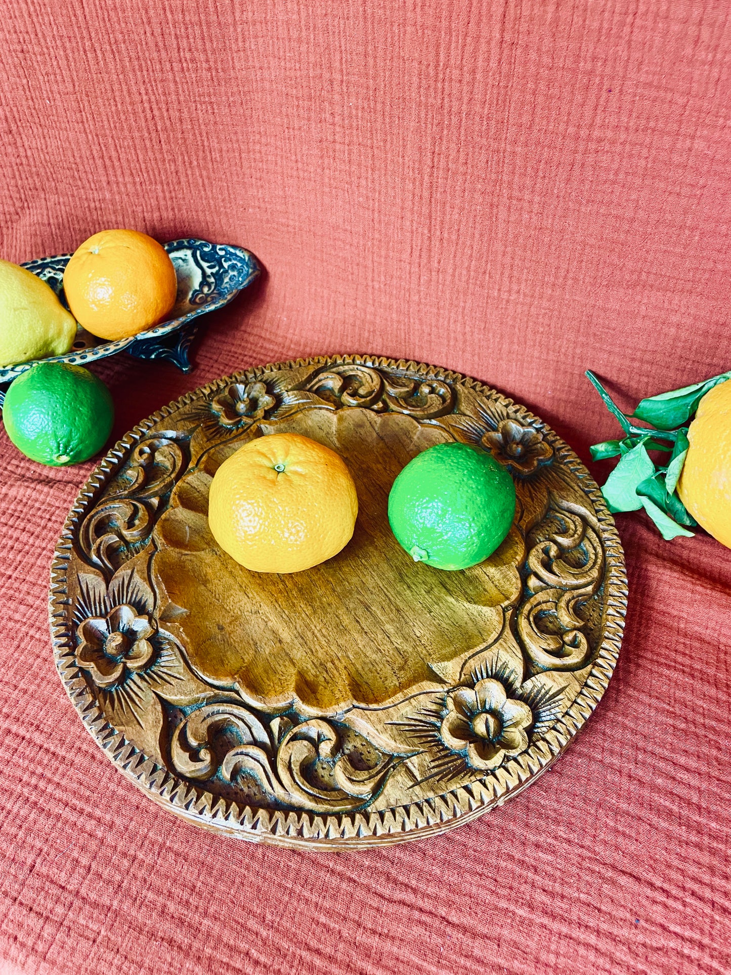 Dessous de plat en bois à fleurs