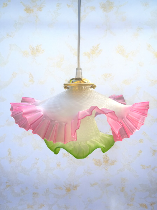 Les luminaires upcyclés : une tendance écoresponsable pour illuminer votre intérieur