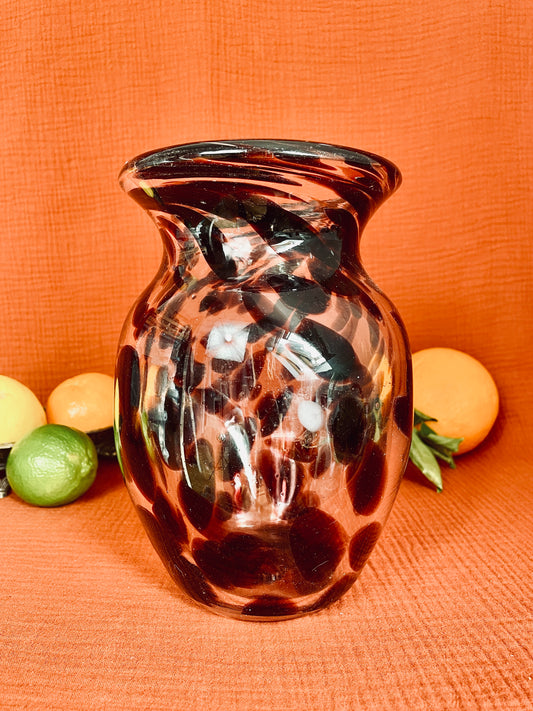 Vase artisanal en verre moucheté