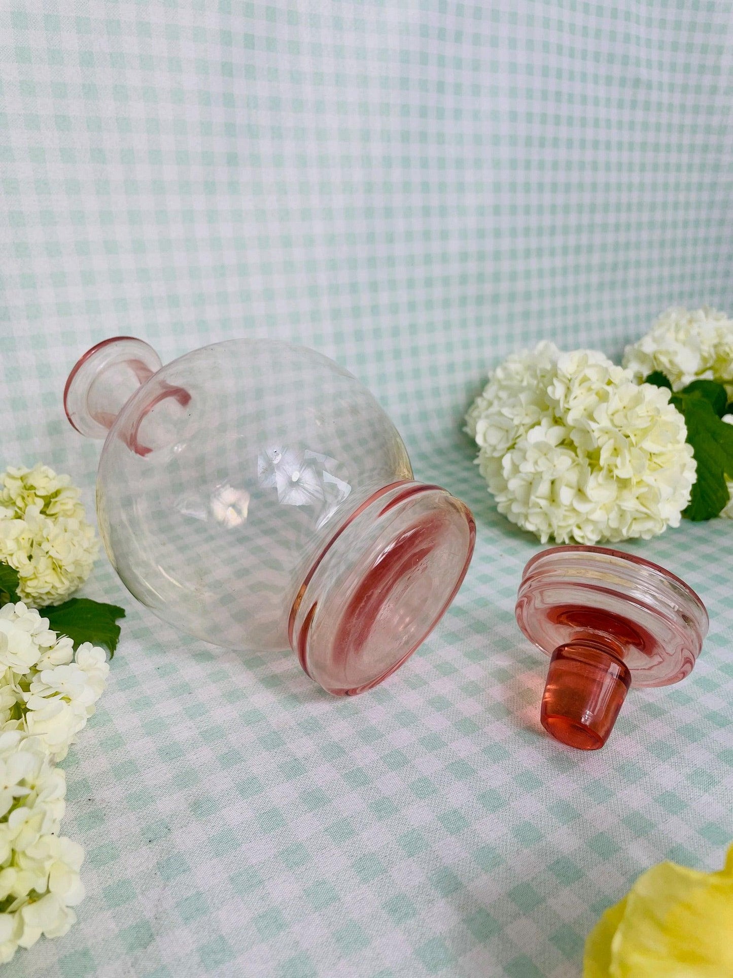 Carafe boule époque Art Déco rose parme - Les Ateliers de Minnie Valentine