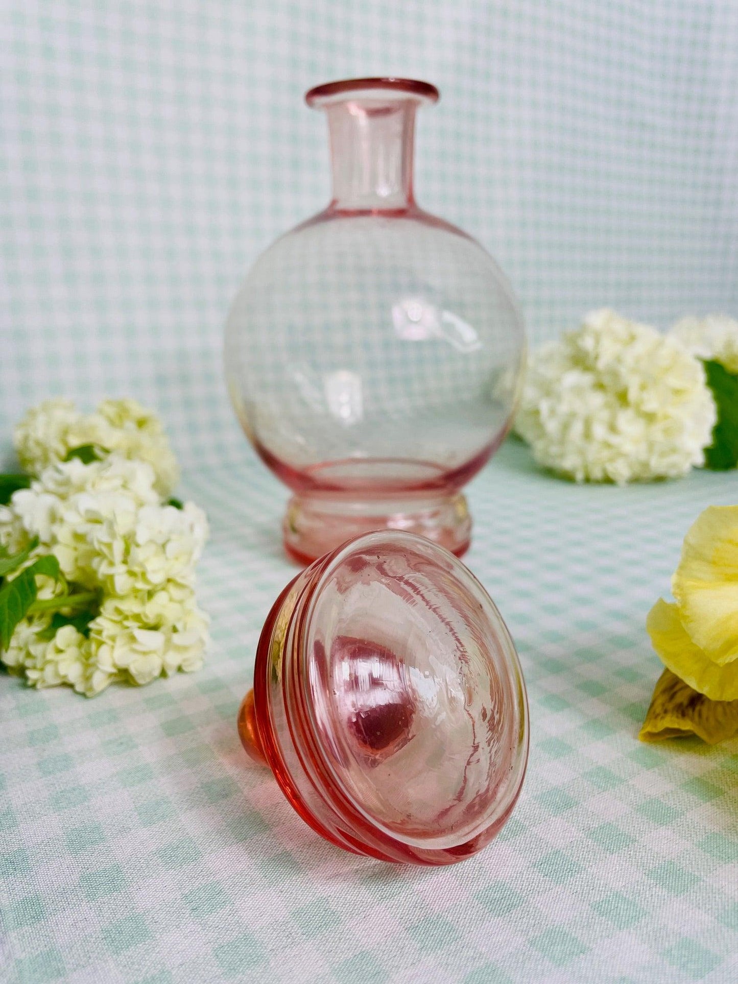 Carafe boule époque Art Déco rose parme - Les Ateliers de Minnie Valentine